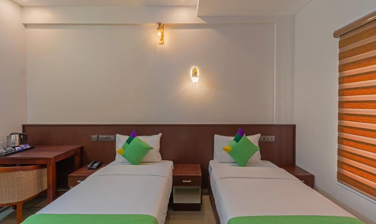 Treebo Amigos Residency Cochin Airport Hotel Kochi エクステリア 写真