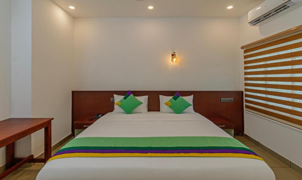 Treebo Amigos Residency Cochin Airport Hotel Kochi エクステリア 写真