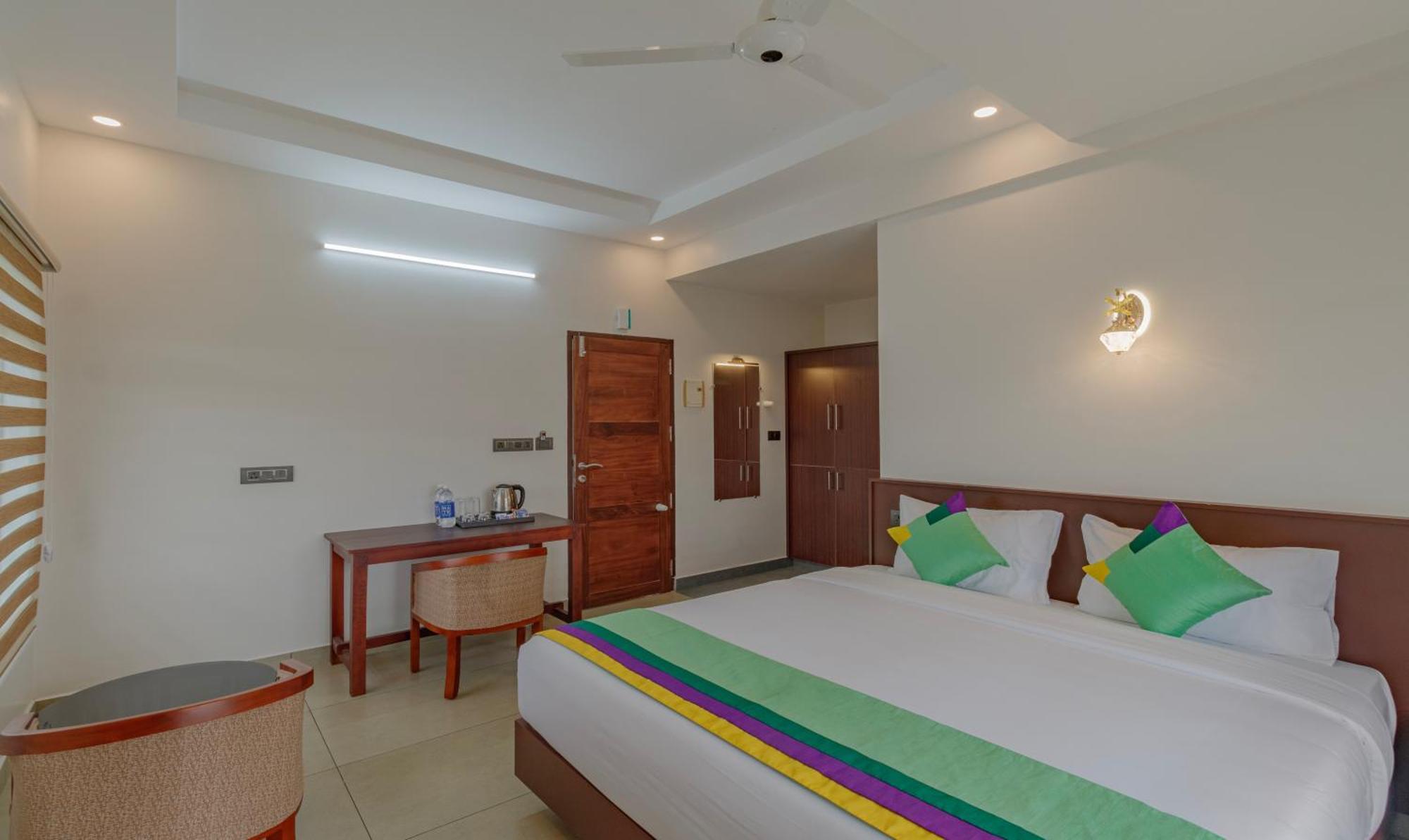 Treebo Amigos Residency Cochin Airport Hotel Kochi エクステリア 写真