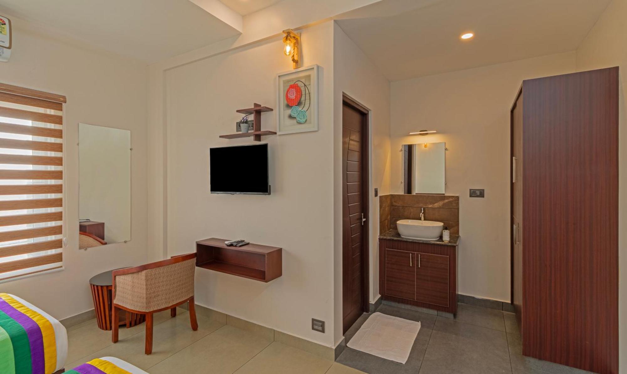 Treebo Amigos Residency Cochin Airport Hotel Kochi エクステリア 写真
