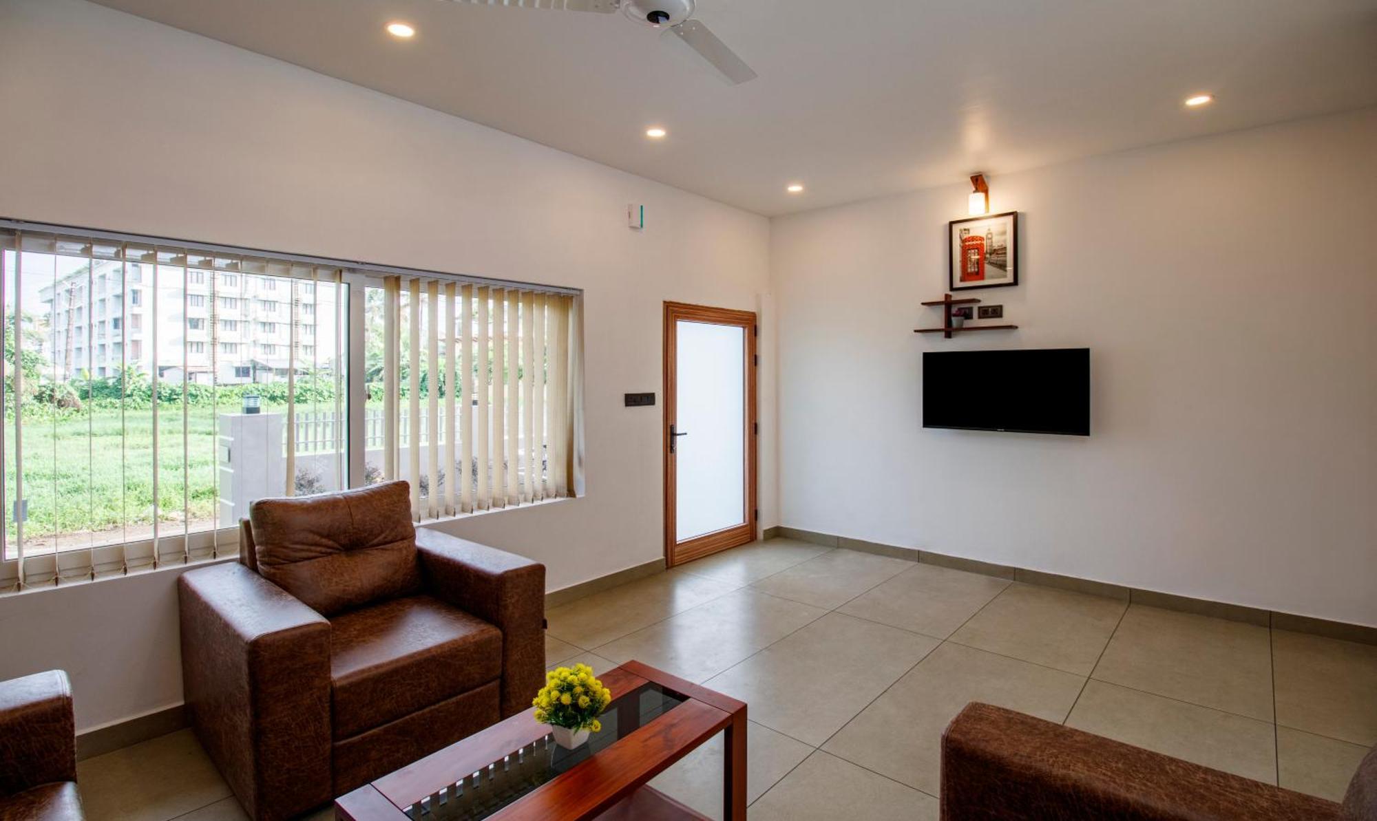 Treebo Amigos Residency Cochin Airport Hotel Kochi エクステリア 写真