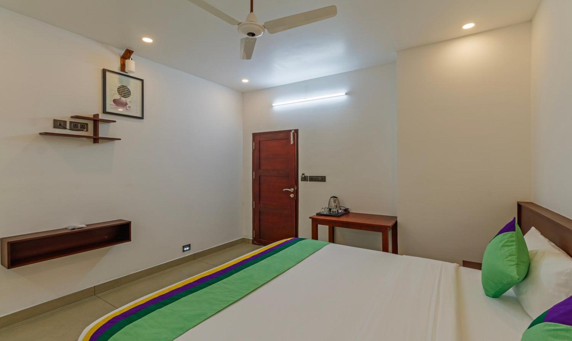 Treebo Amigos Residency Cochin Airport Hotel Kochi エクステリア 写真